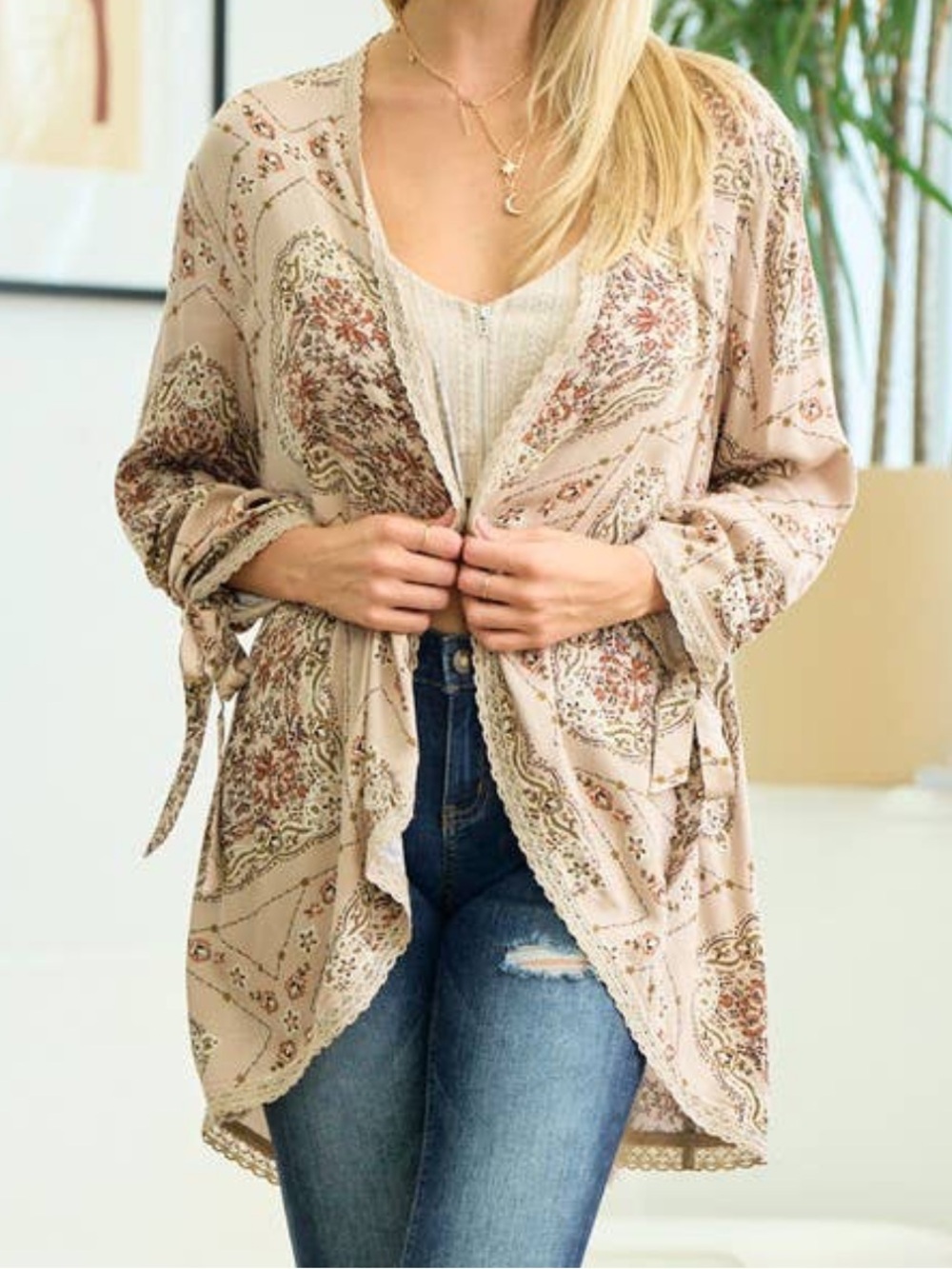 DOE & RAE Cinched Sleeve Floral Kimono